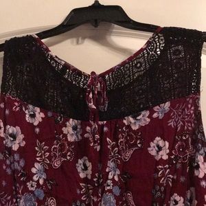 Forever 21 Tops - Forever 21 Floral Sleeveless Top, 2X, like new Forever 21 Tops - Forever 21 Floral Sleeveless Top, 2X, like new